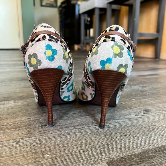 Naughty Monkey Leopard/Floral Heels (Fall 2005 season) - Picture 3 of 7
